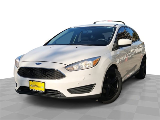 2018 Ford Focus SE's photo