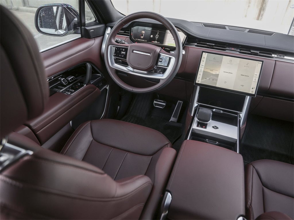 2025 Land Rover Range Rover SE photo 26