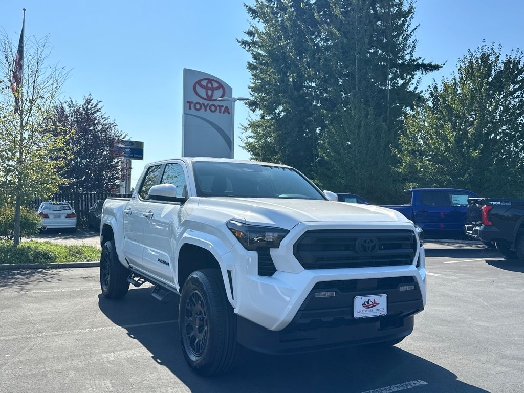 2025 Toyota Tacoma SR5's photo