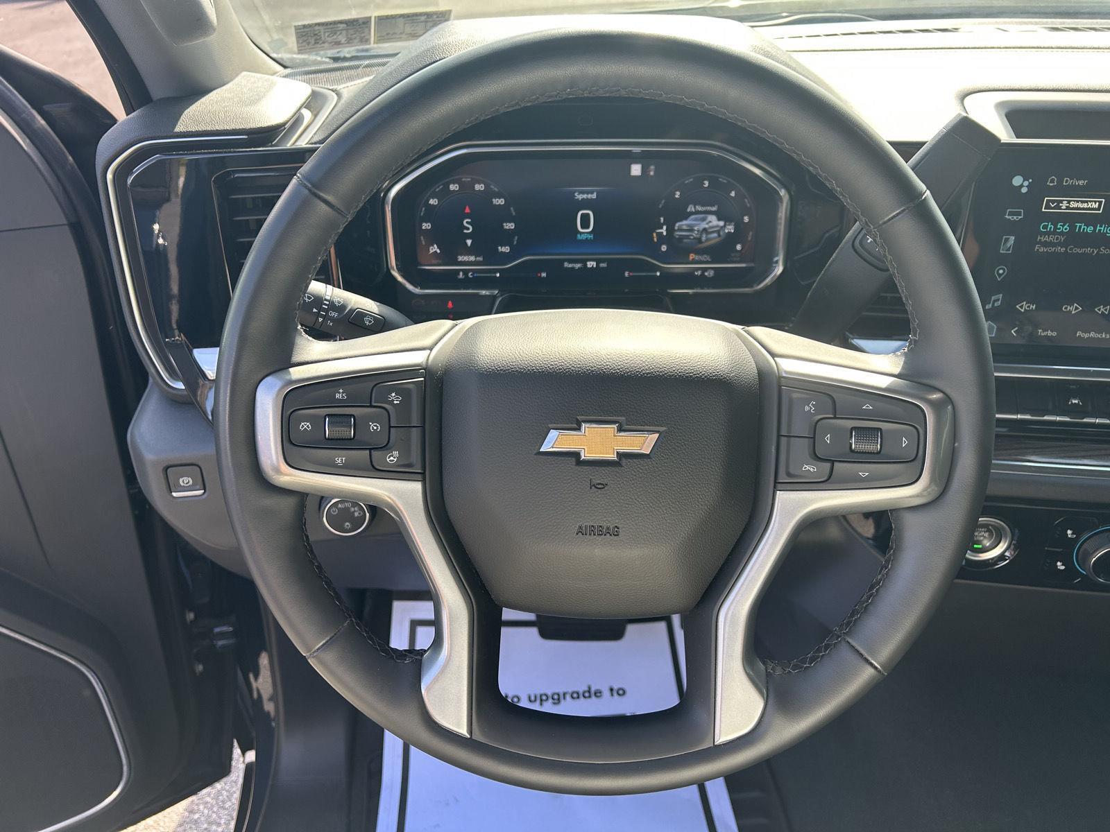 2023 Chevrolet Silverado 1500 LT photo 17