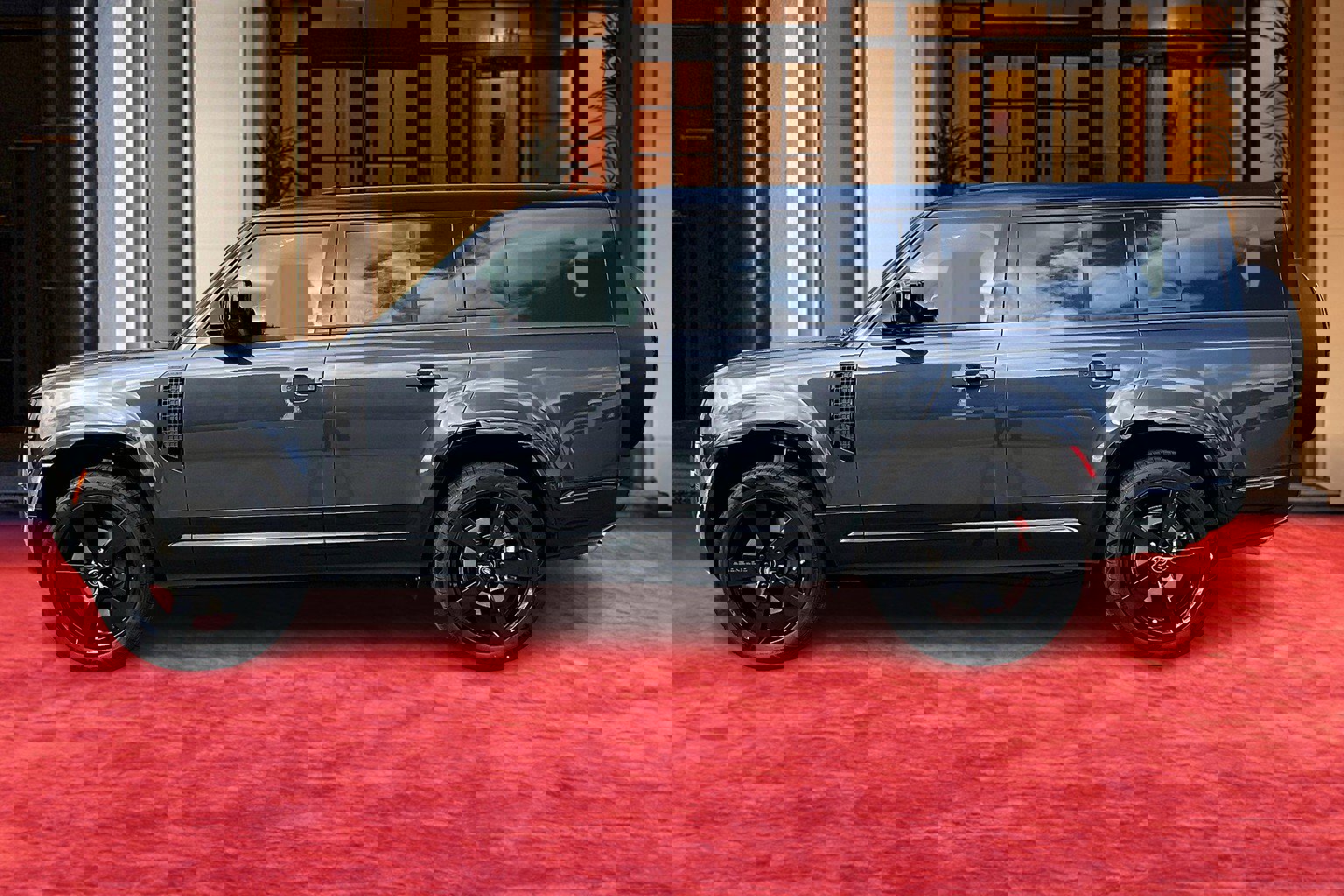 2025 Land Rover Defender 130 X-Dynamic SE photo 3