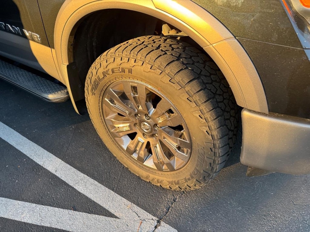 2019 Nissan Titan Platinum Reserve photo 2