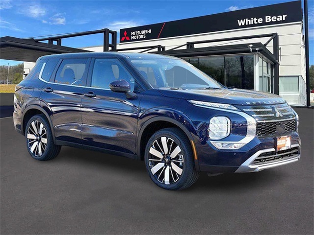 2025 Mitsubishi Outlander SE's photo