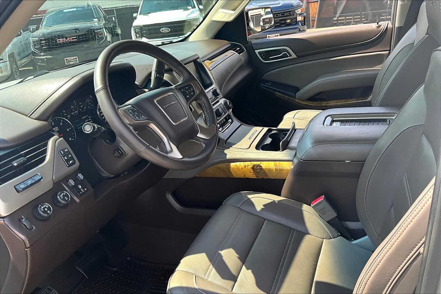 2017 Gmc Yukon Denali photo 16