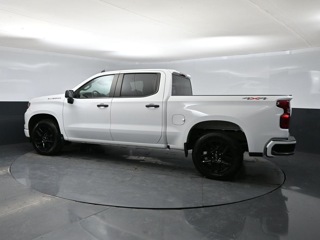 2022 Chevrolet Silverado 1500 Custom photo 4