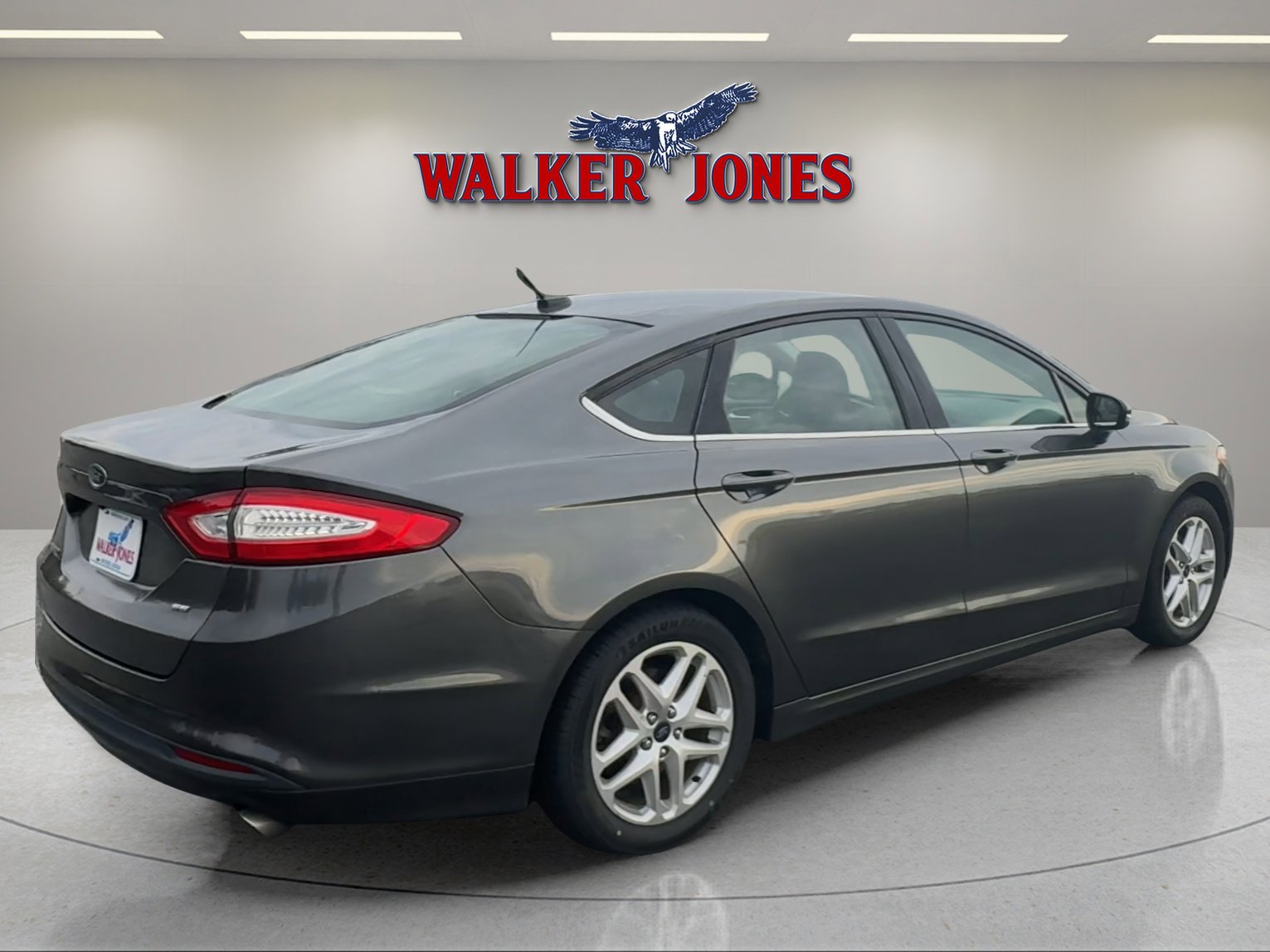 2016 Ford Fusion SE photo 3