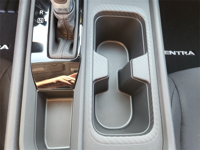 2025 Nissan Sentra S photo 13