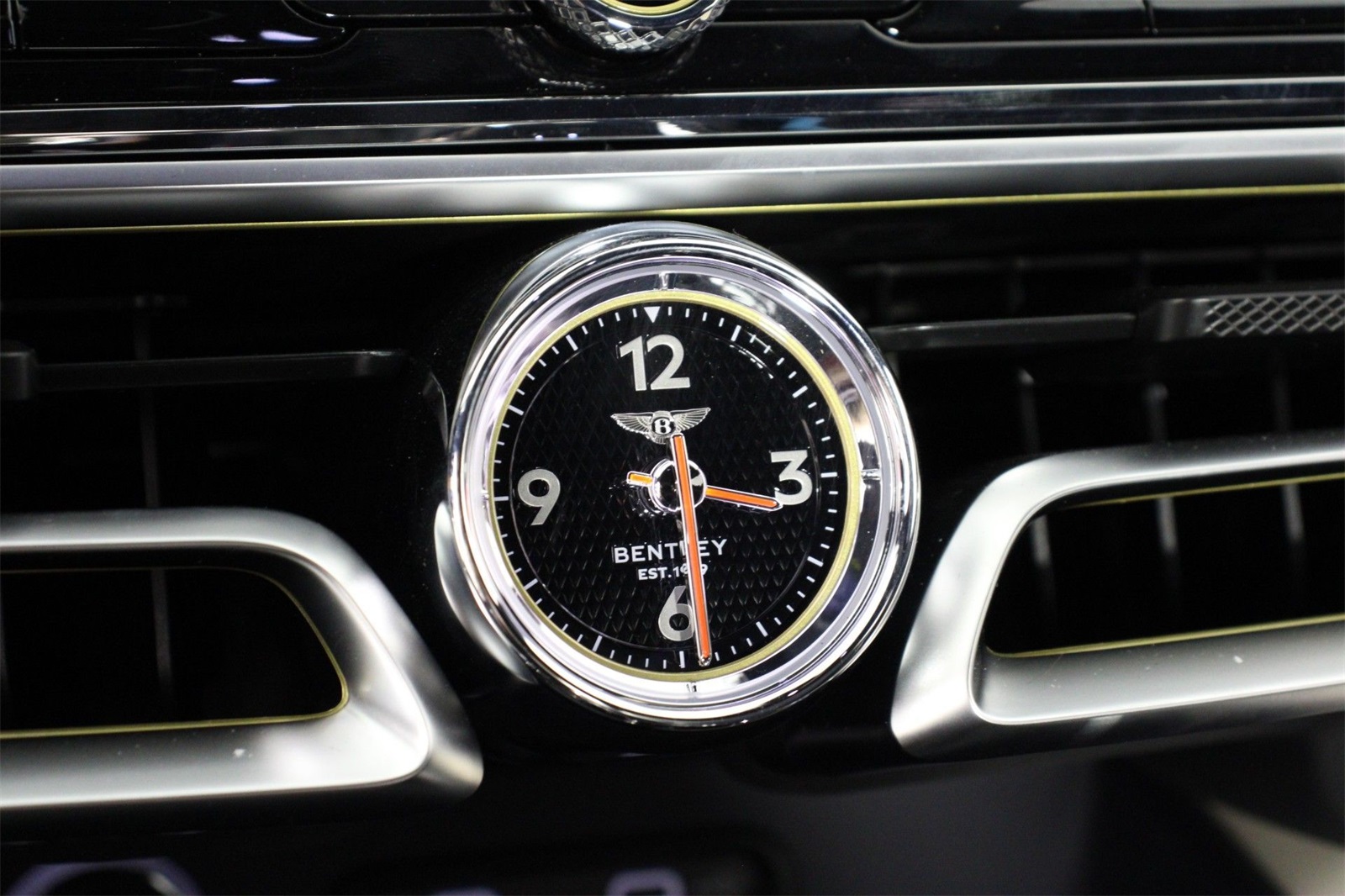2025 Bentley Flying Spur Speed photo 18