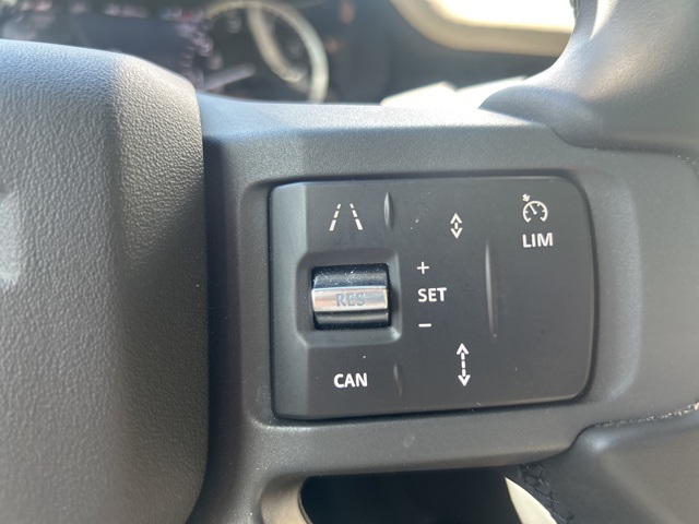 2023 Land Rover Defender 110 photo 25