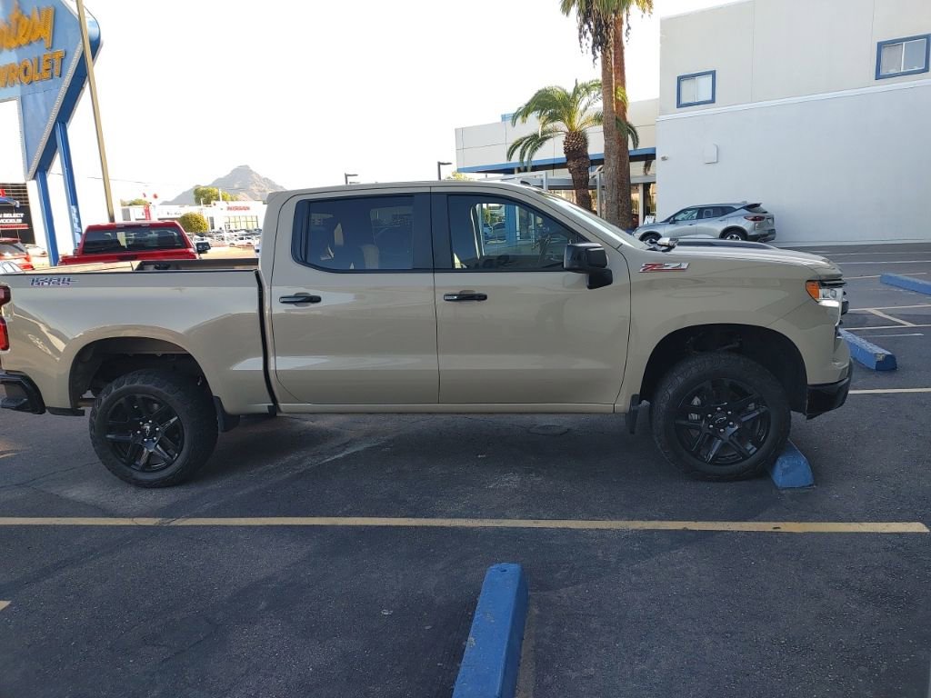 2022 Chevrolet Silverado 1500 LT Trail Boss photo 2