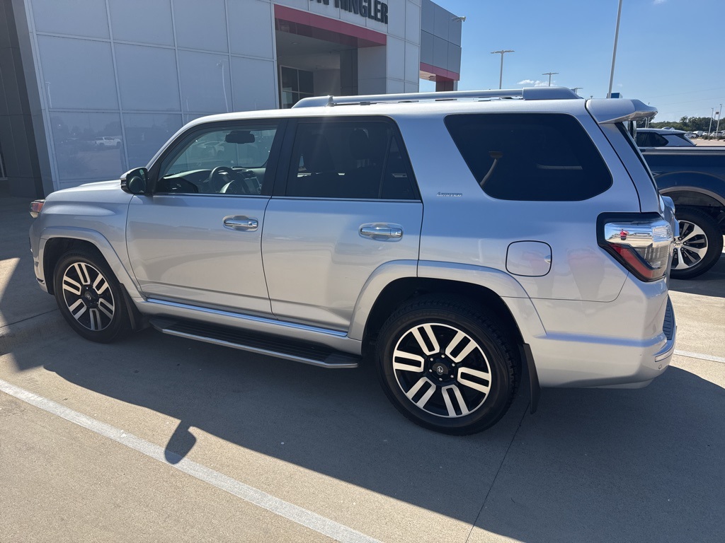 2020 Toyota 4Runner Limited photo 2