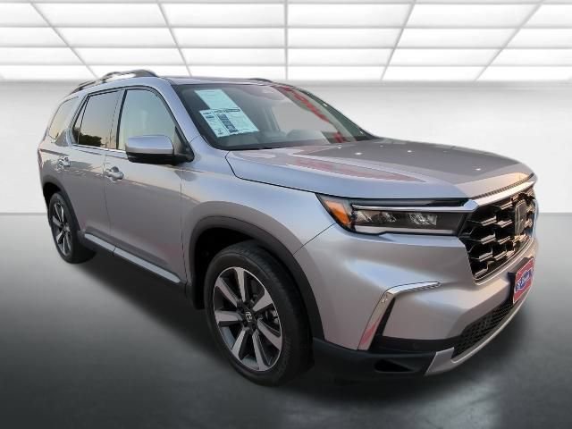 2025 Honda Pilot Touring's photo