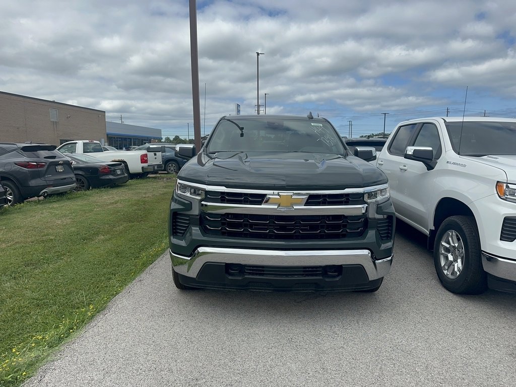 2026 Chevrolet Silverado 1500 LT photo 2