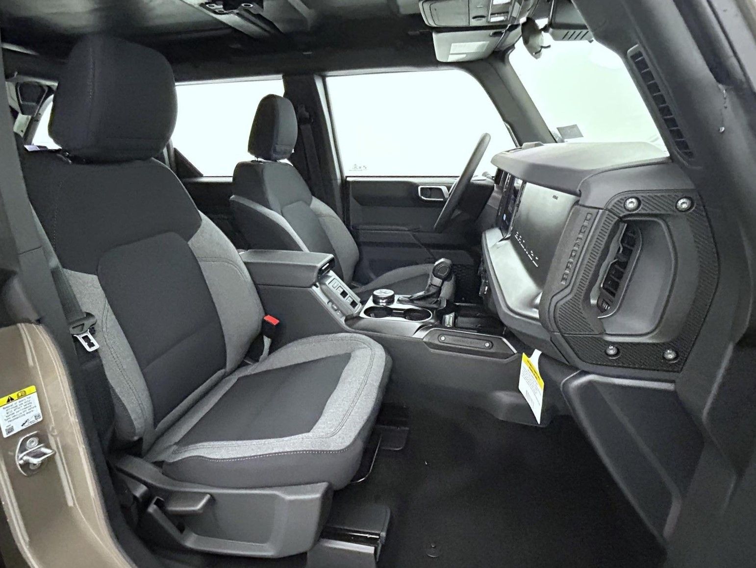 2025 Ford Bronco Base photo 14