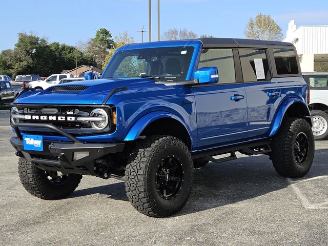 2022 Ford Bronco Outer Banks photo 4