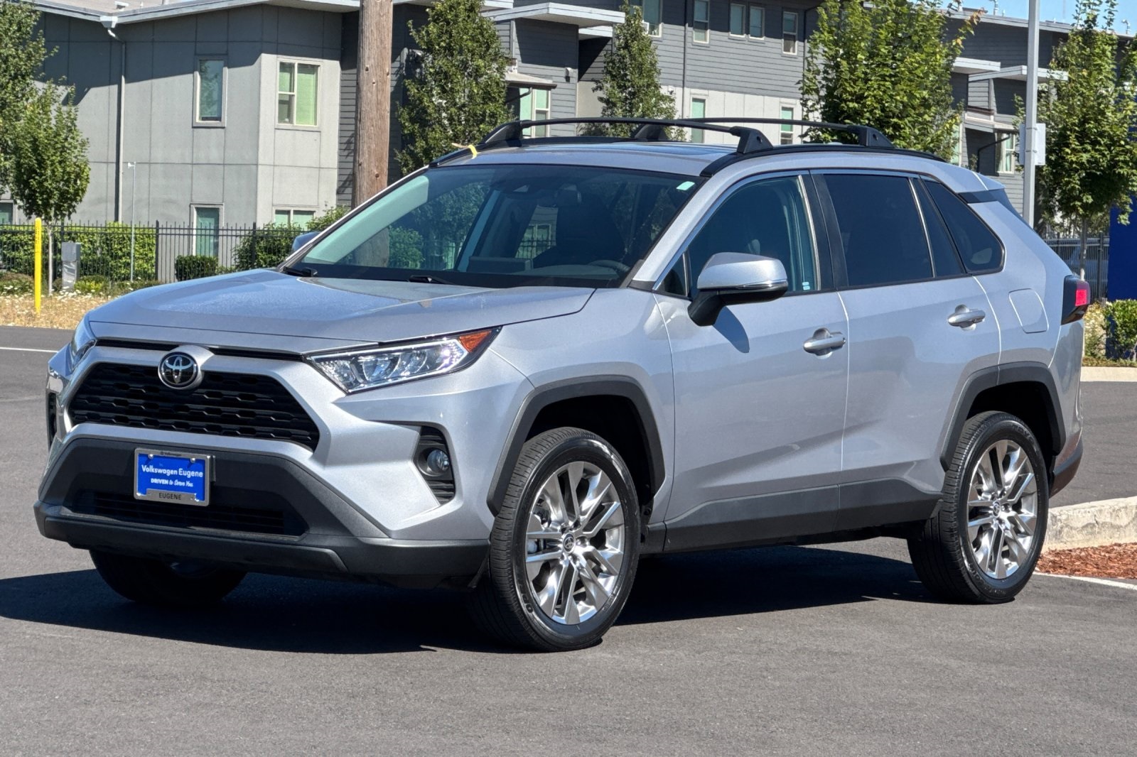 2021 Toyota RAV4 XLE Premium photo 7