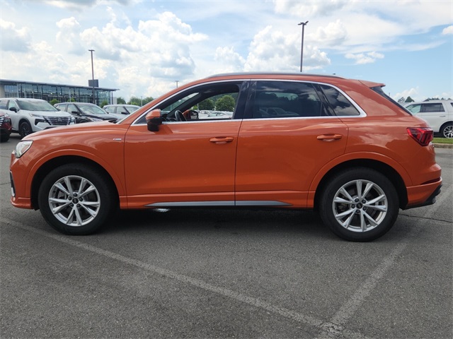 2024 Audi Q3 S line Premium 45 TFSI photo 3