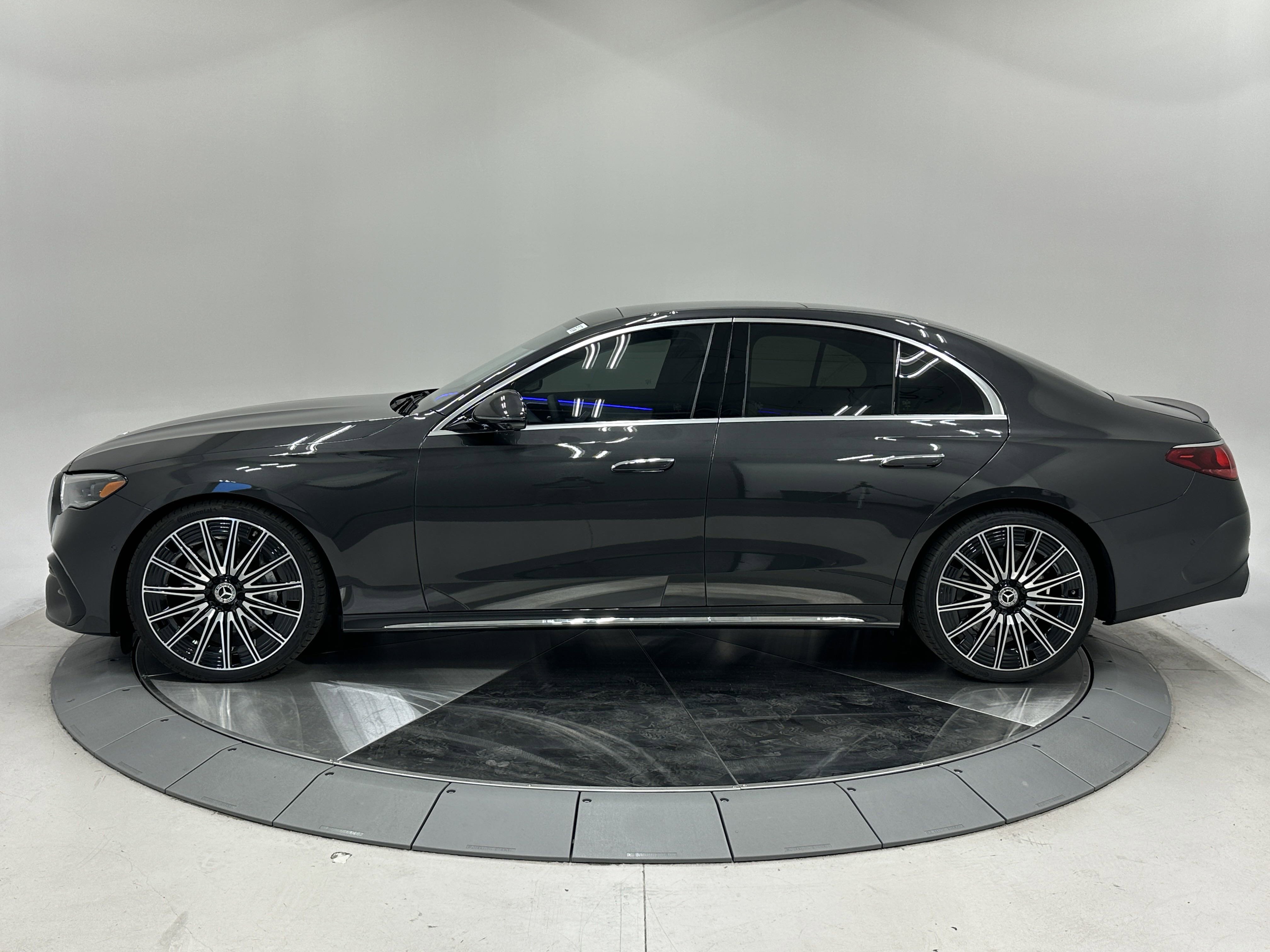 2025 Mercedes Benz E 450 4MATIC photo 4