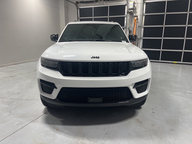 2025 Jeep Grand Cherokee Altitude X photo 2