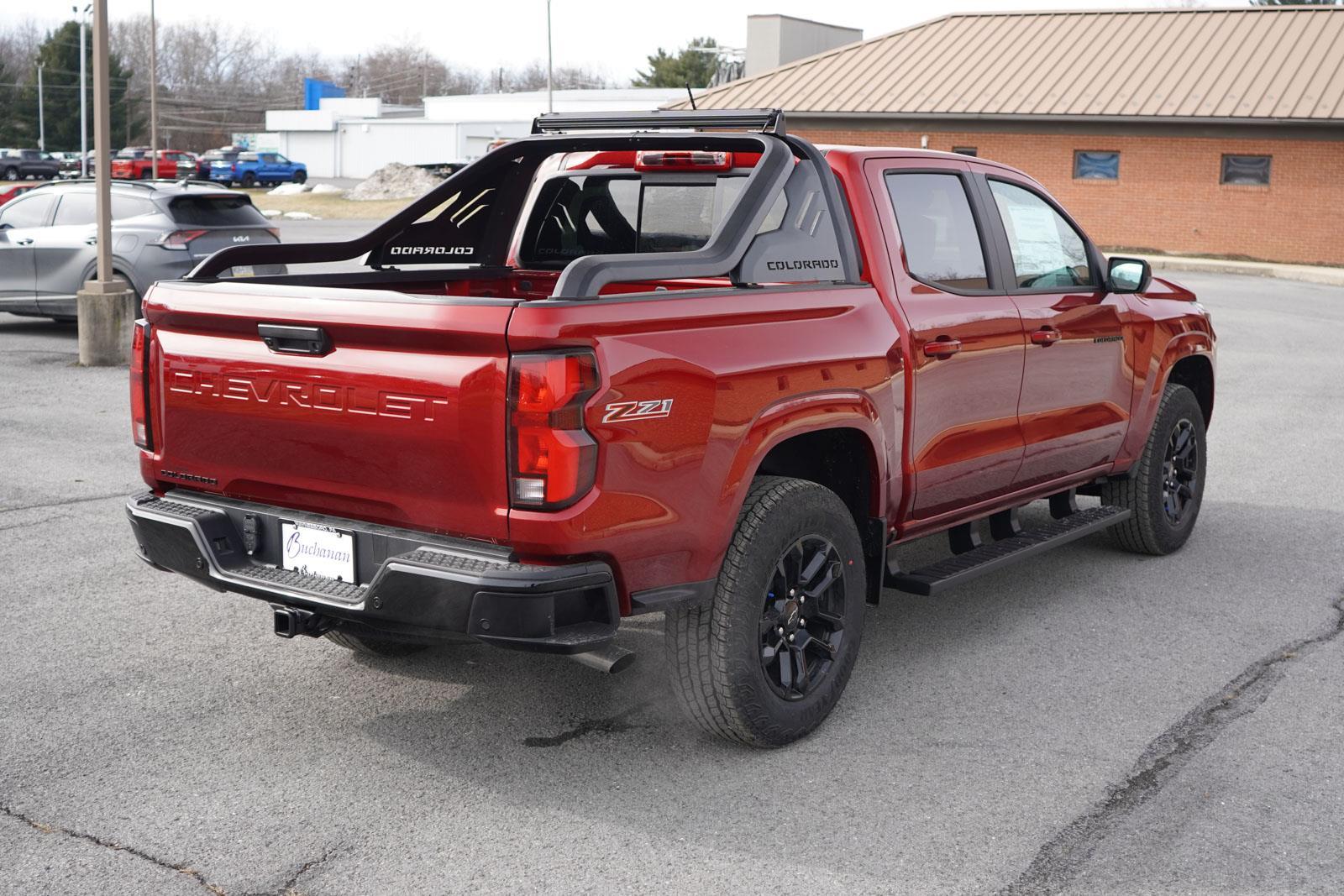 2025 Chevrolet Colorado Z71 photo 3