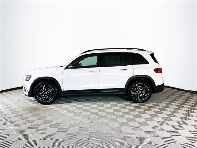 2026 Mercedes Benz GLB 250 photo 4