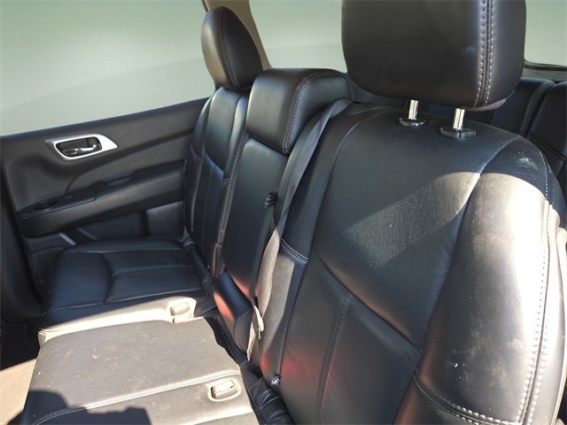 2018 Nissan Pathfinder SL photo 26