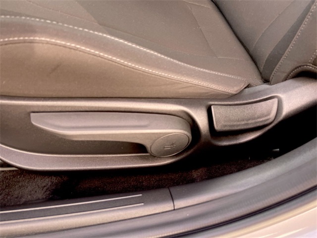 2025 Hyundai Elantra SEL Convenience photo 3