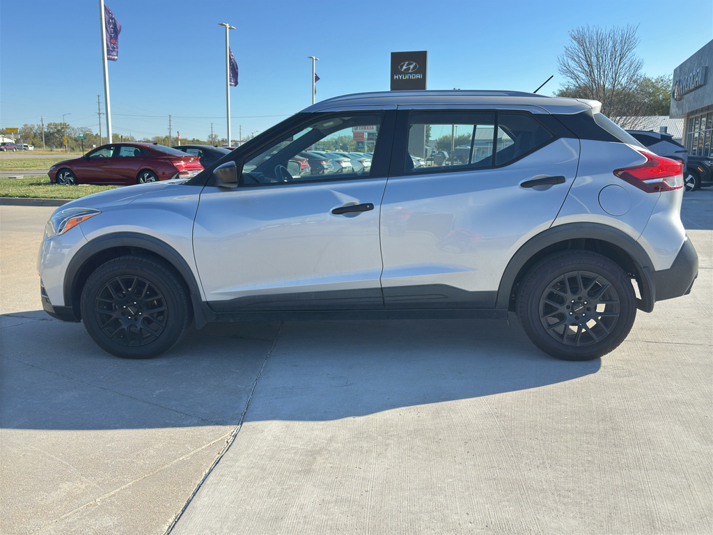 2019 Nissan Kicks S photo 4