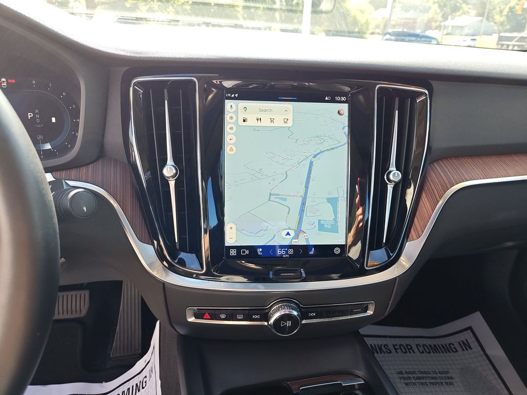 2024 Volvo S60 B5 Plus photo 18