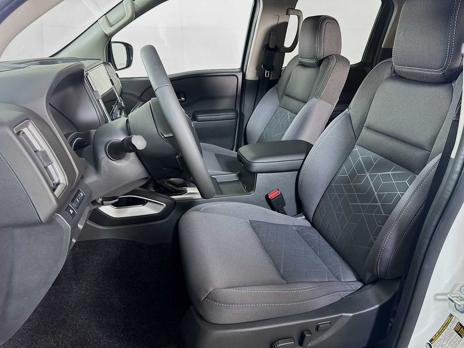 2025 Nissan Frontier SV photo 19