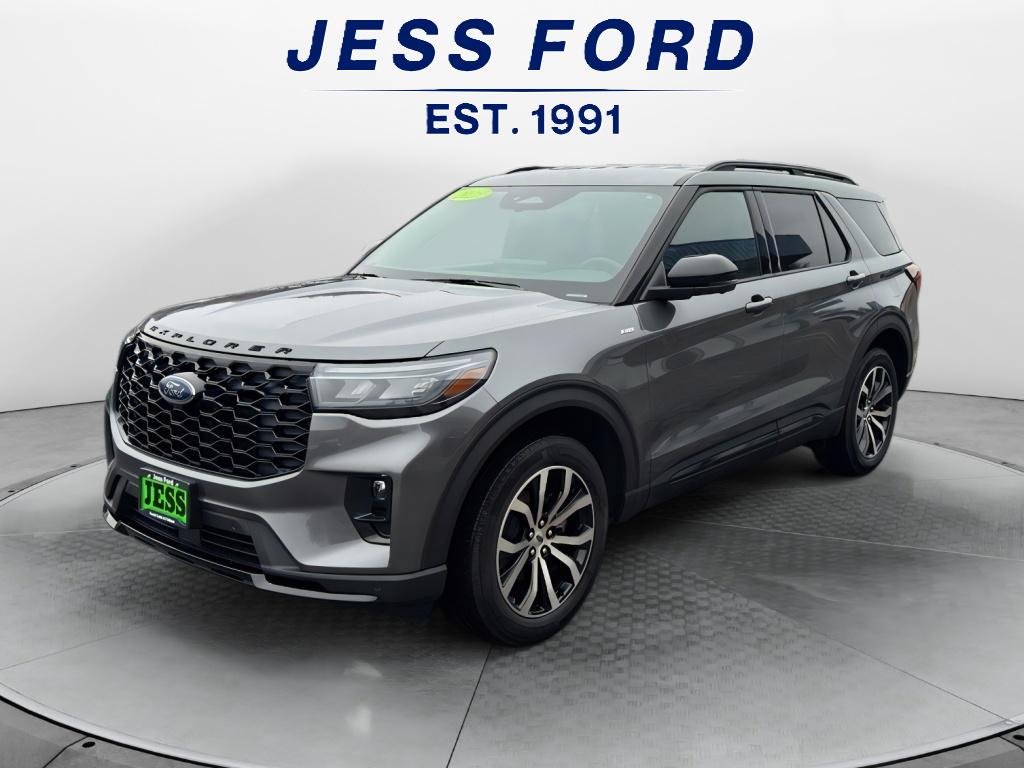 2025 Ford Explorer ST-LINE's photo