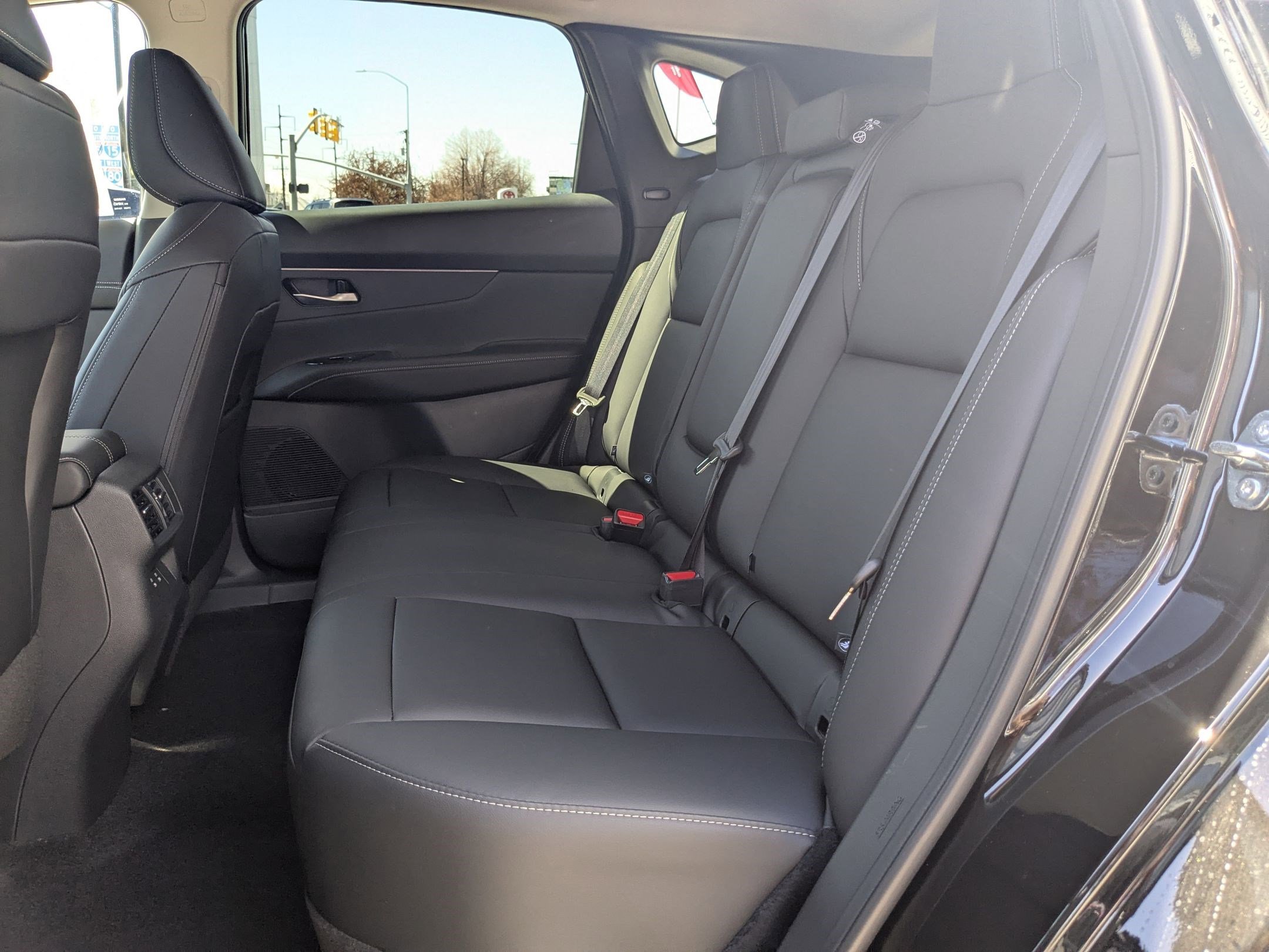 2025 Nissan Murano SV photo 16