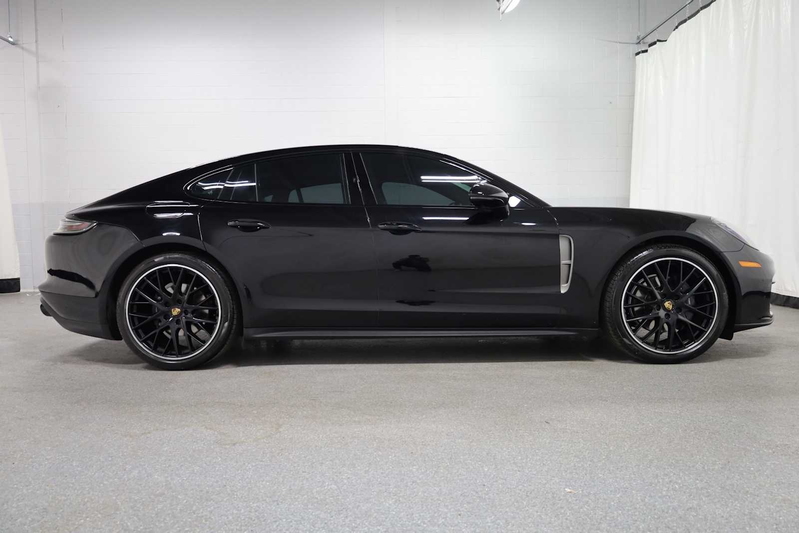 2023 Porsche Panamera 4 photo 8