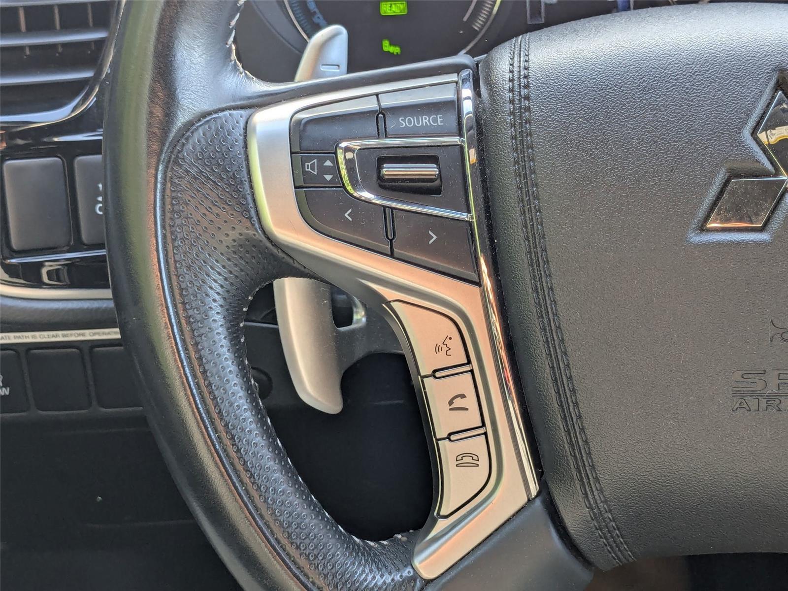 2020 Mitsubishi Outlander PHEV SEL photo 17