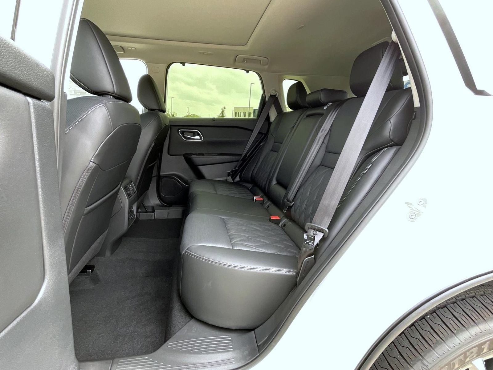 2026 Nissan Rogue Platinum photo 10