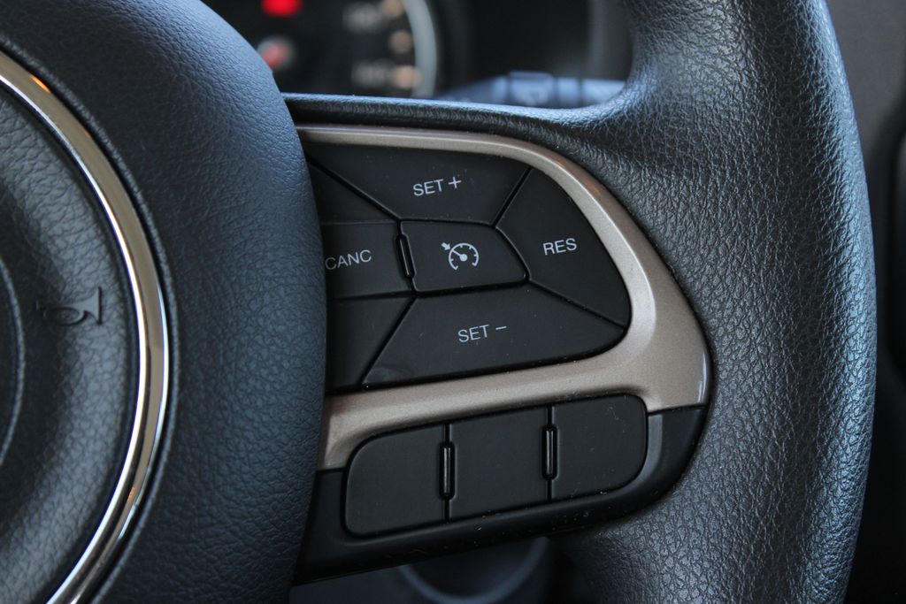 2017 Jeep Renegade Sport photo 23
