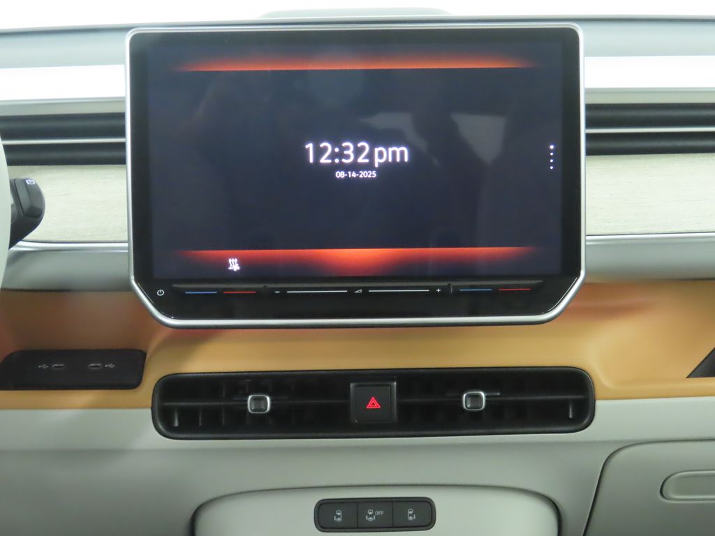 2025 Volkswagen ID. Buzz Pro Plus photo 12
