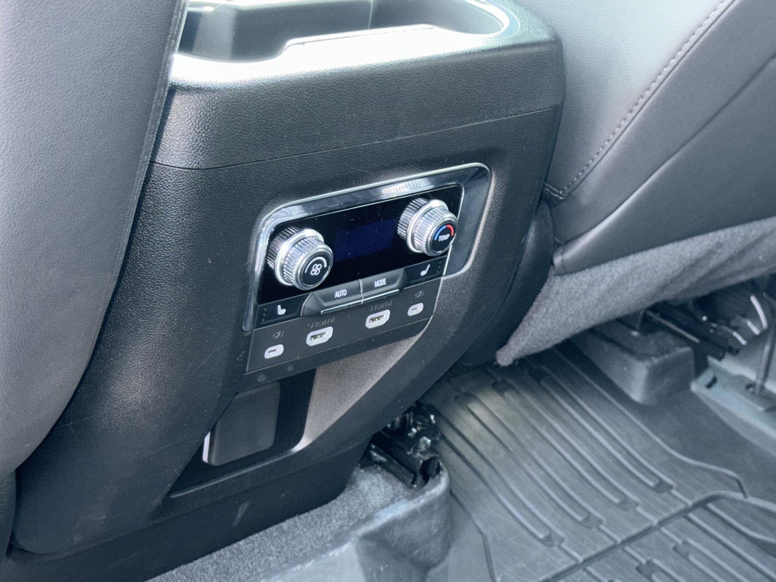 2024 Gmc Yukon XL SLT photo 16