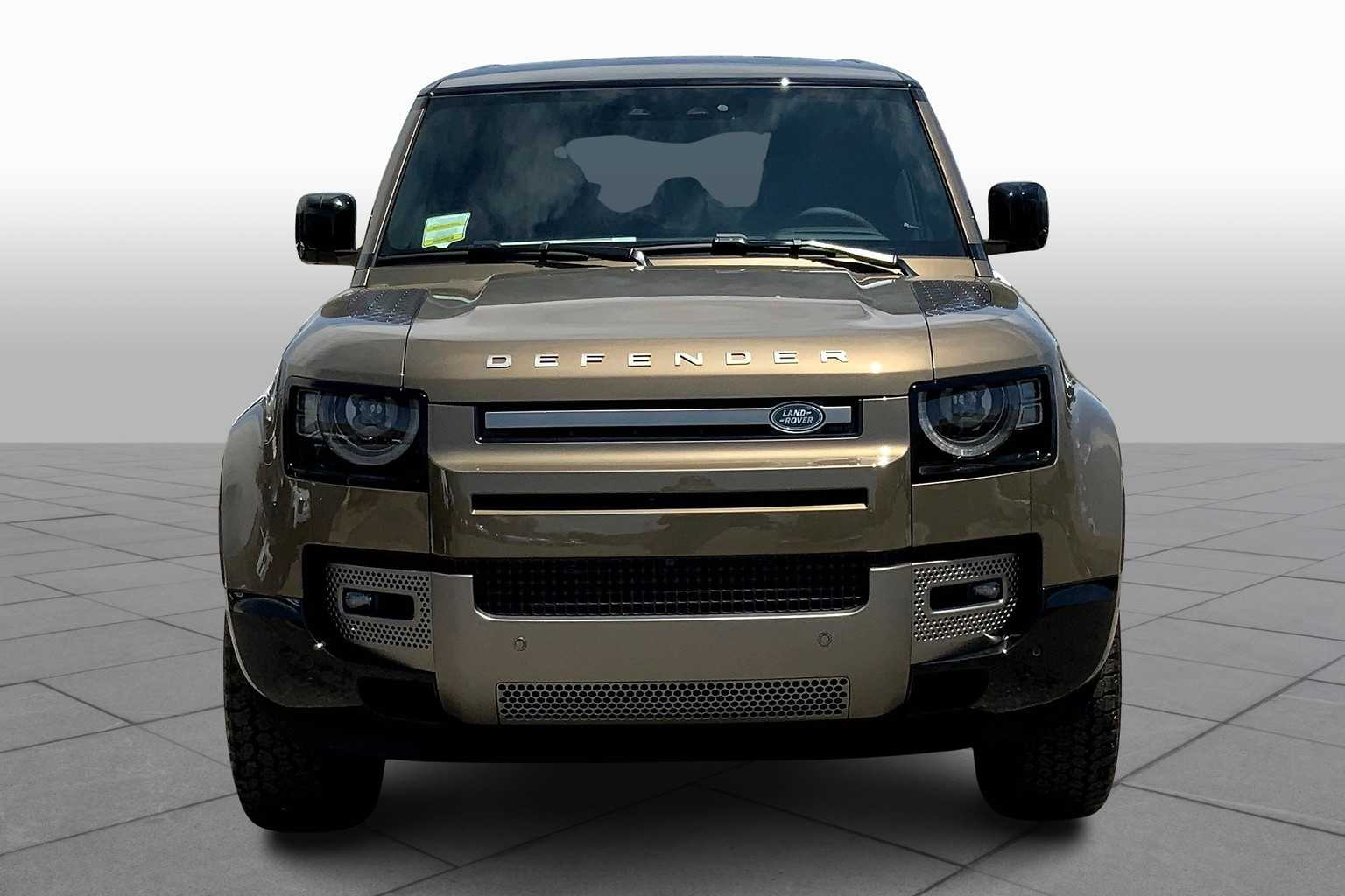 2025 Land Rover Defender 110 X-Dynamic SE photo 3