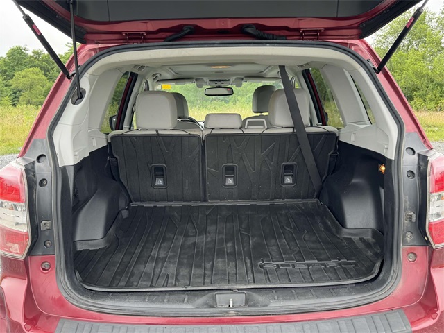 2016 Subaru Forester 2.5i Touring photo 16