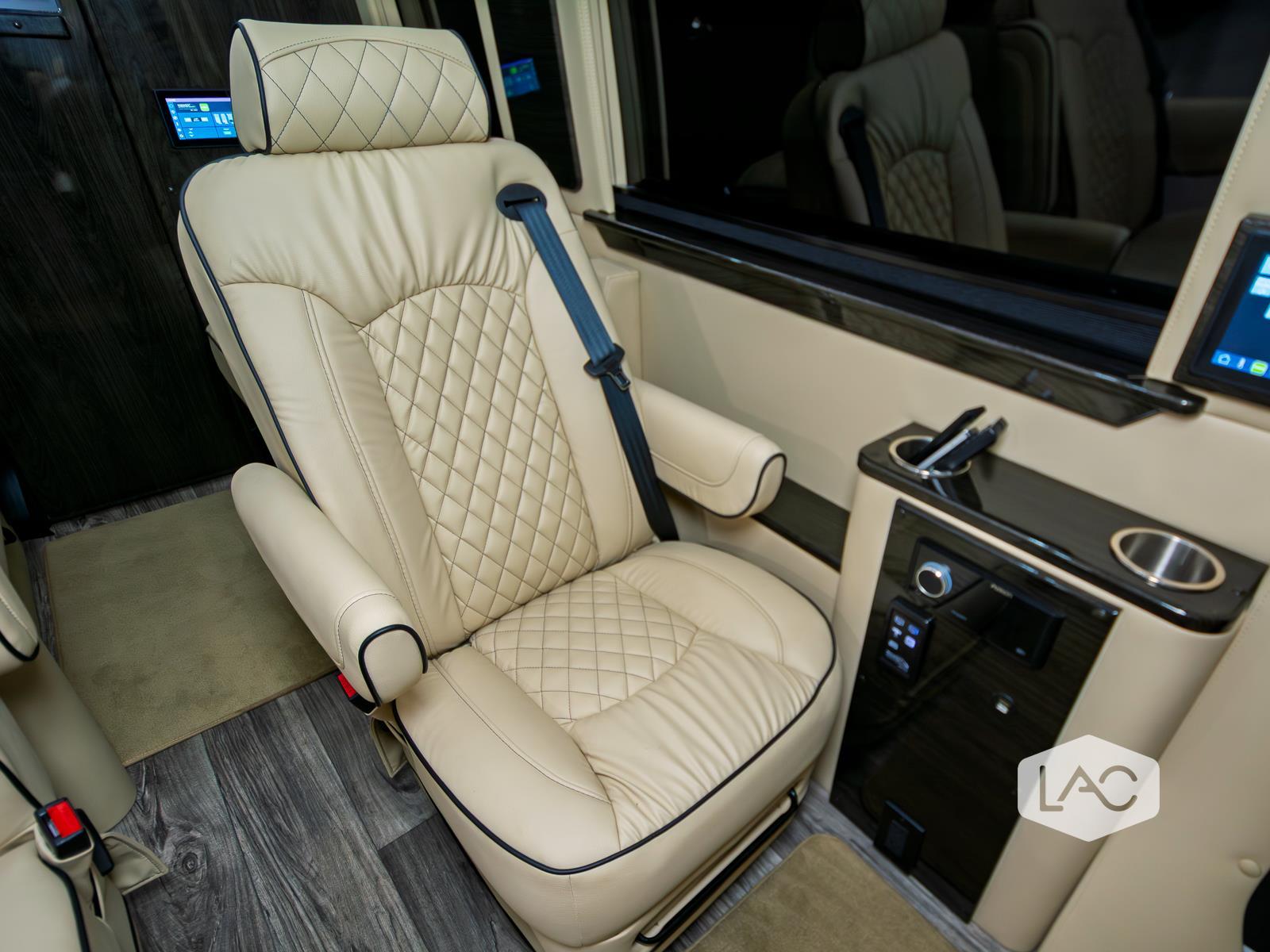 2022 Mercedes Benz Sprinter Cargo Van photo 15