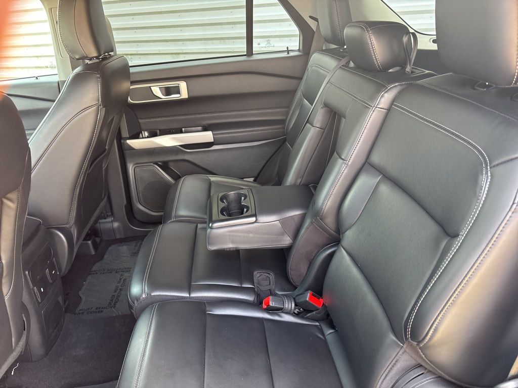 2023 Ford Explorer XLT photo 26