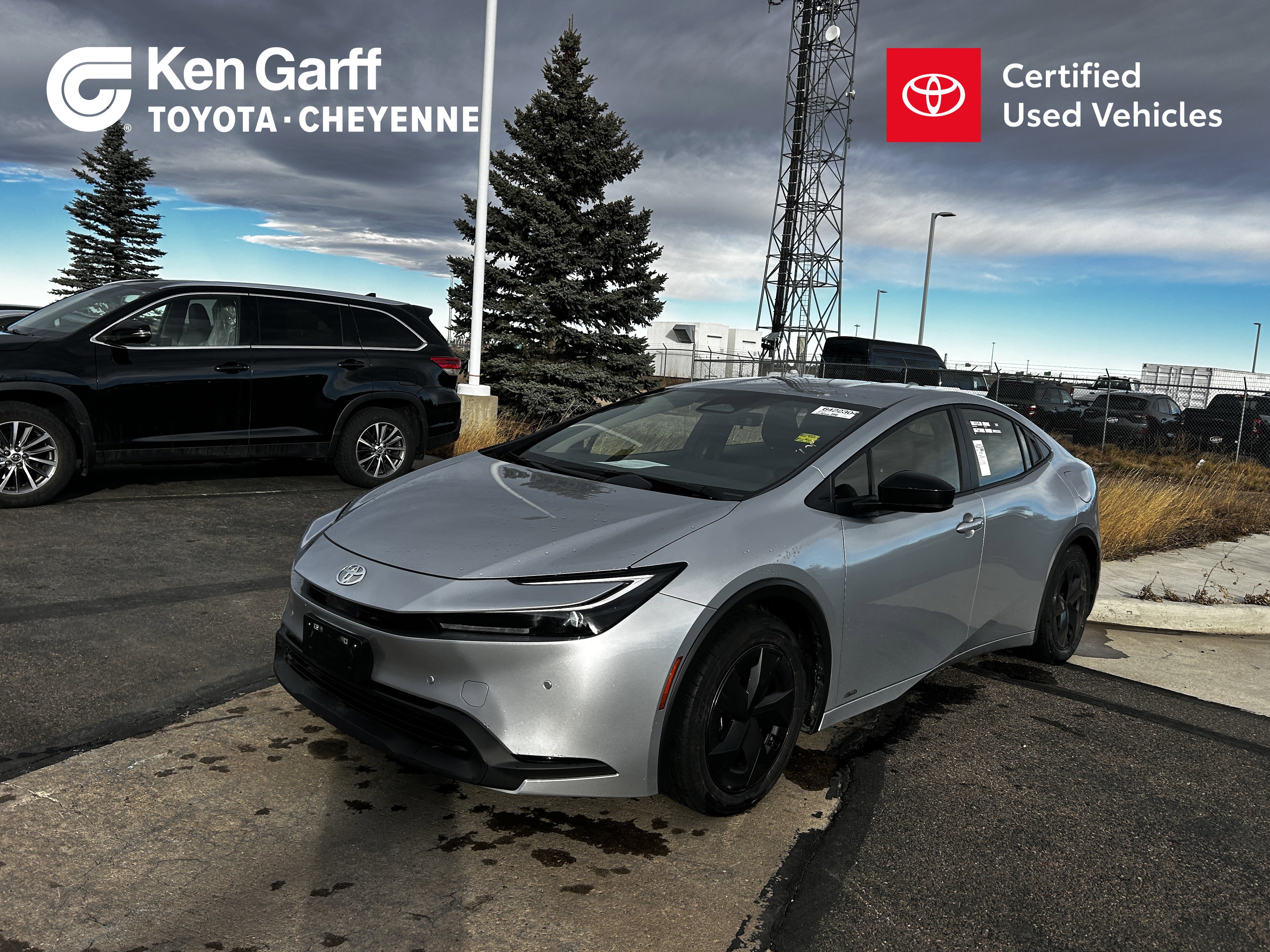 2025 Toyota Prius LE's photo