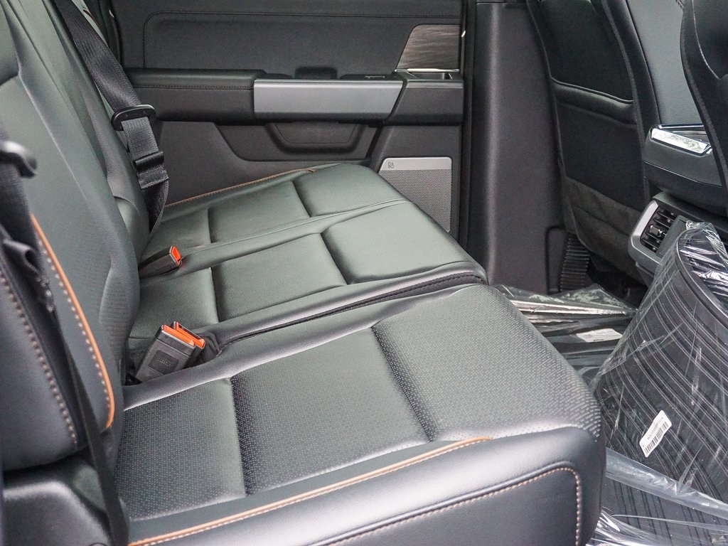 2025 Ford F-150 Lariat photo 12