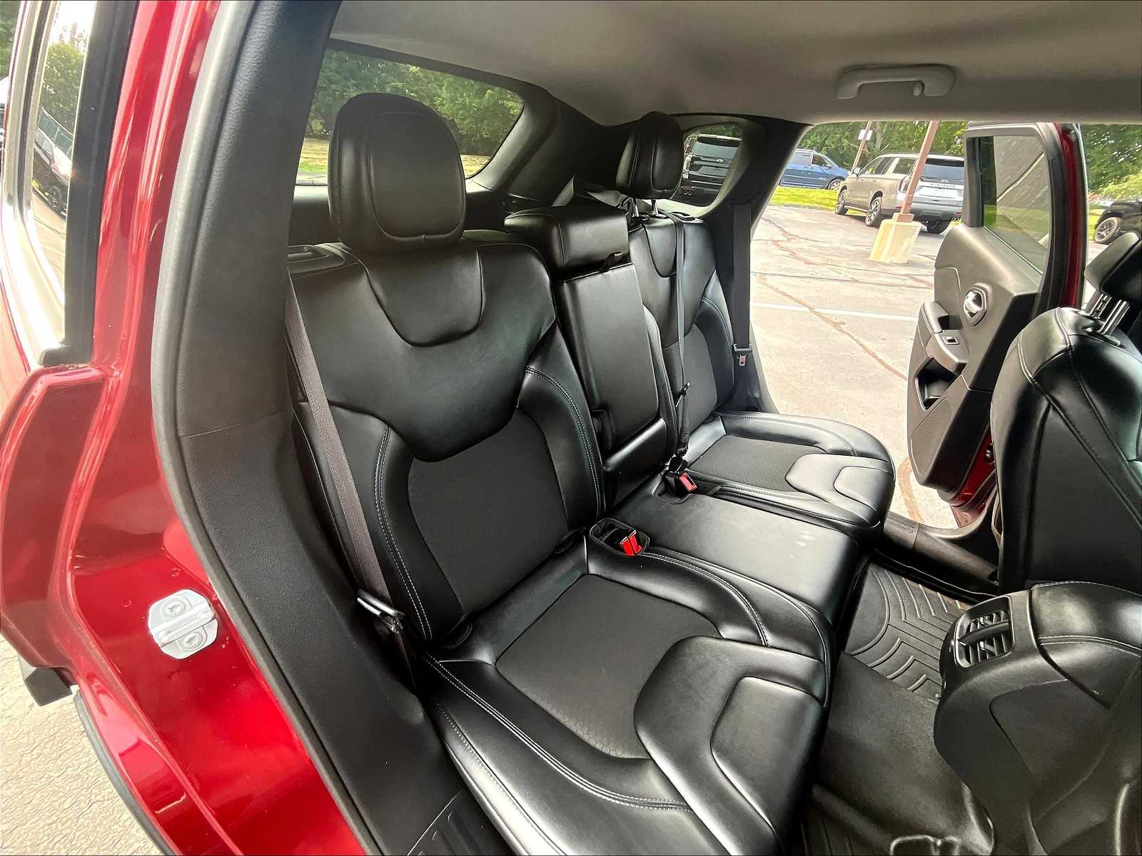 2020 Jeep Cherokee Latitude photo 15