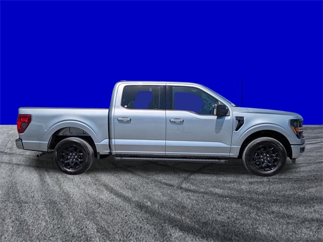 2025 Ford F-150 XLT photo 2