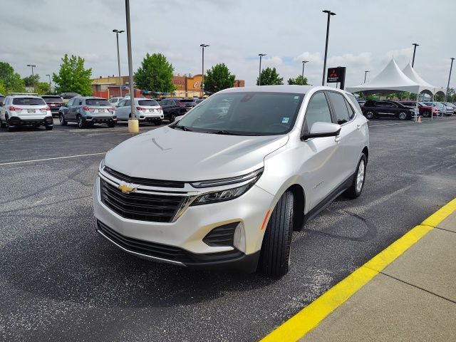 2022 Chevrolet Equinox LT photo 3