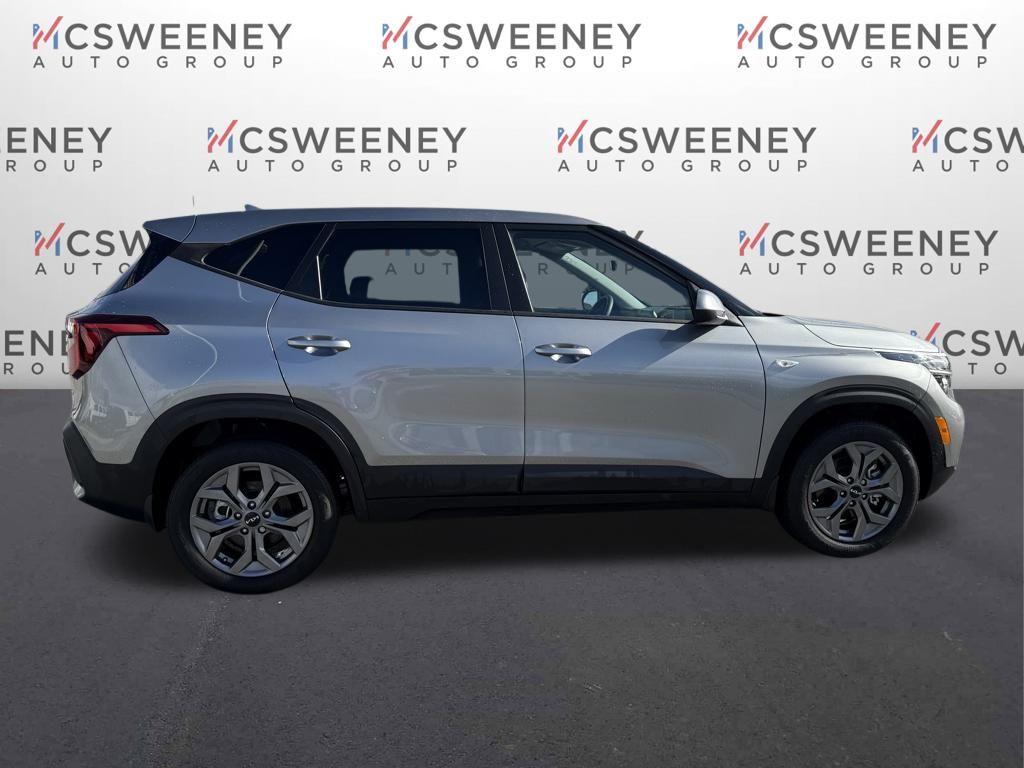 2024 Kia Seltos LX photo 4