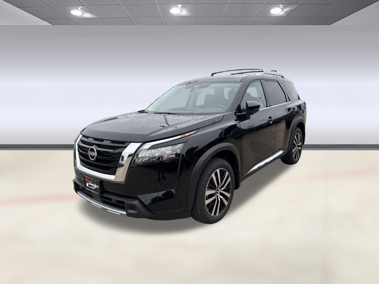2025 Nissan Pathfinder Platinum's photo