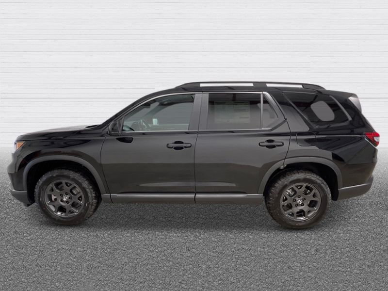 2025 Honda Pilot TrailSport photo 2